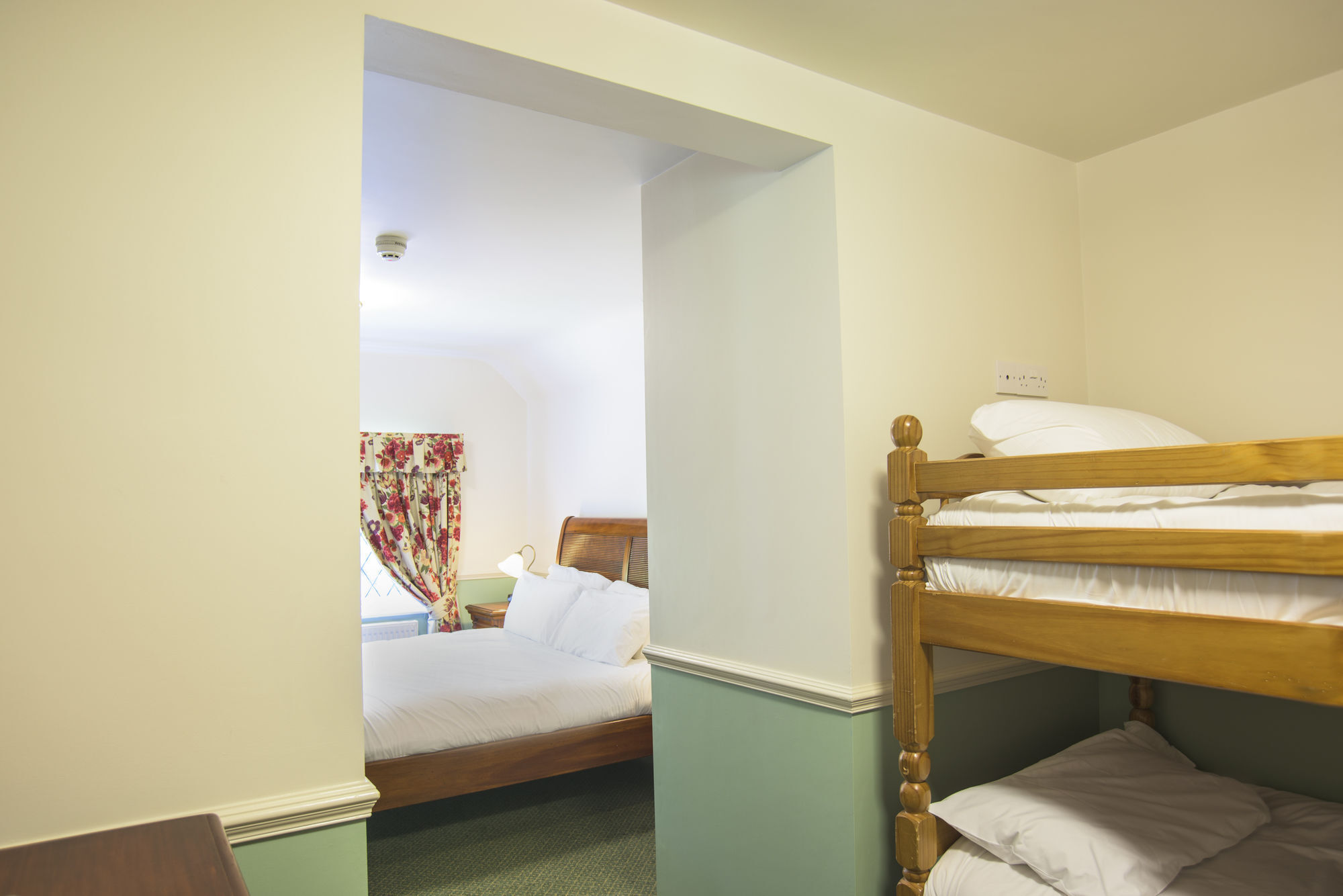 Newby Bridge Hotel Ngoại thất bức ảnh